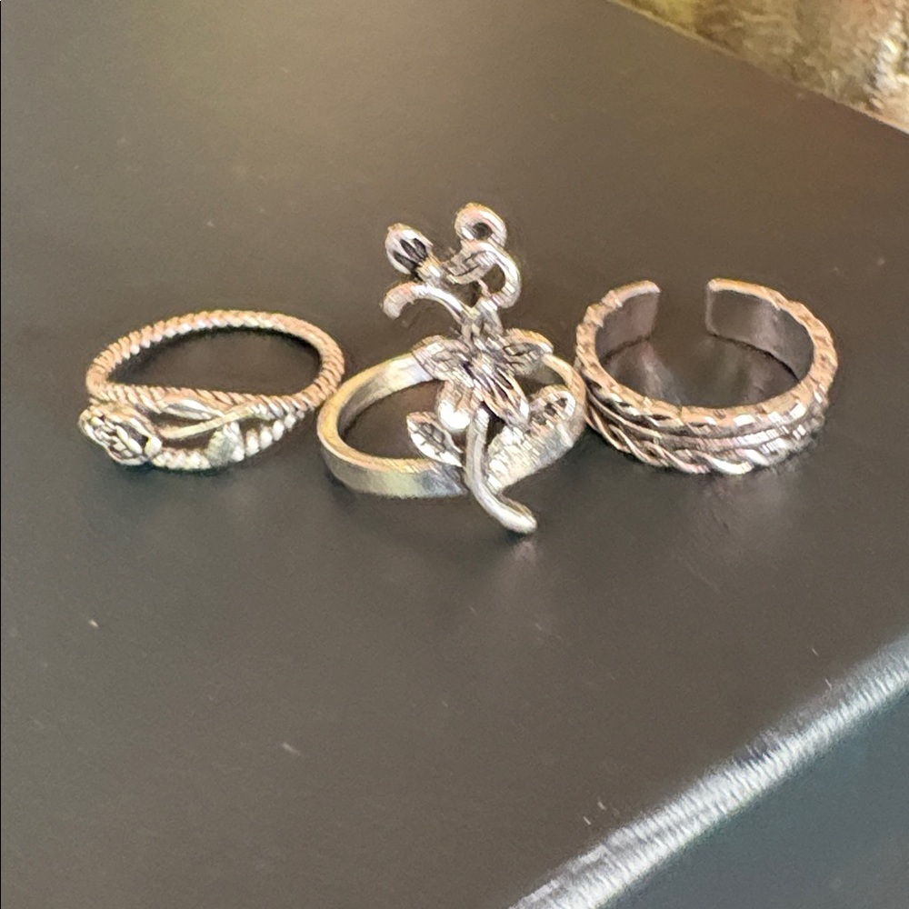 Silver Floral Ring Set